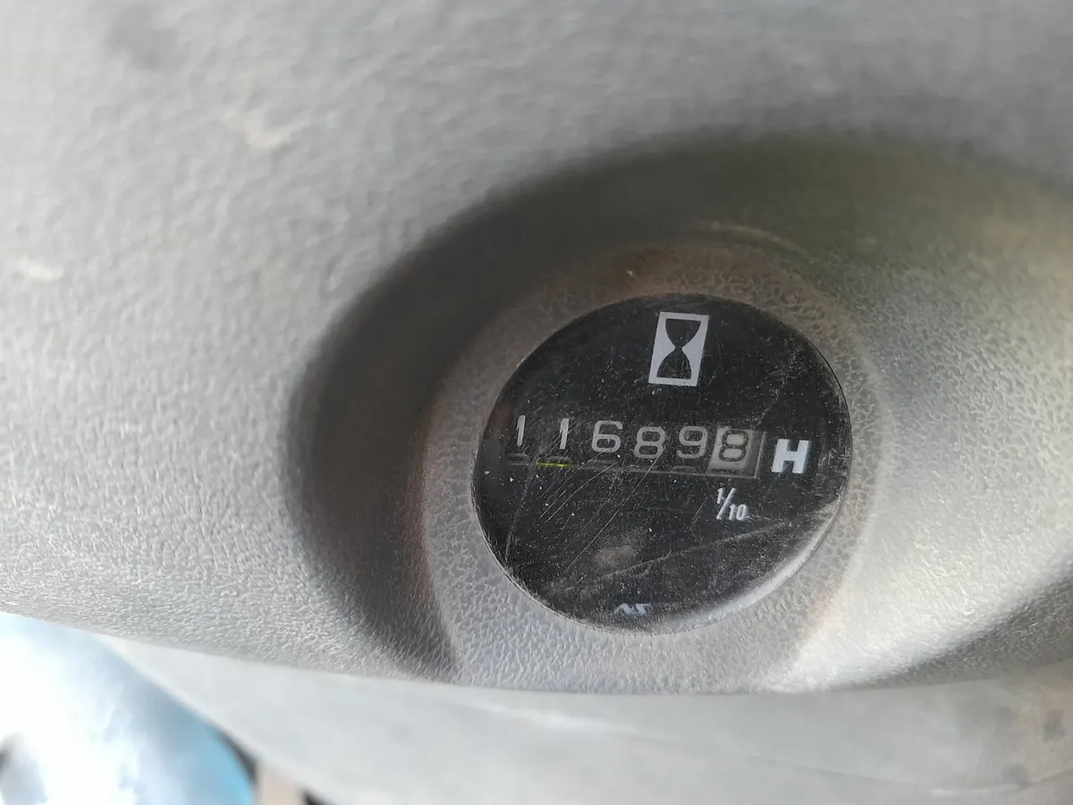 Hitachi ex 135 - Image 2