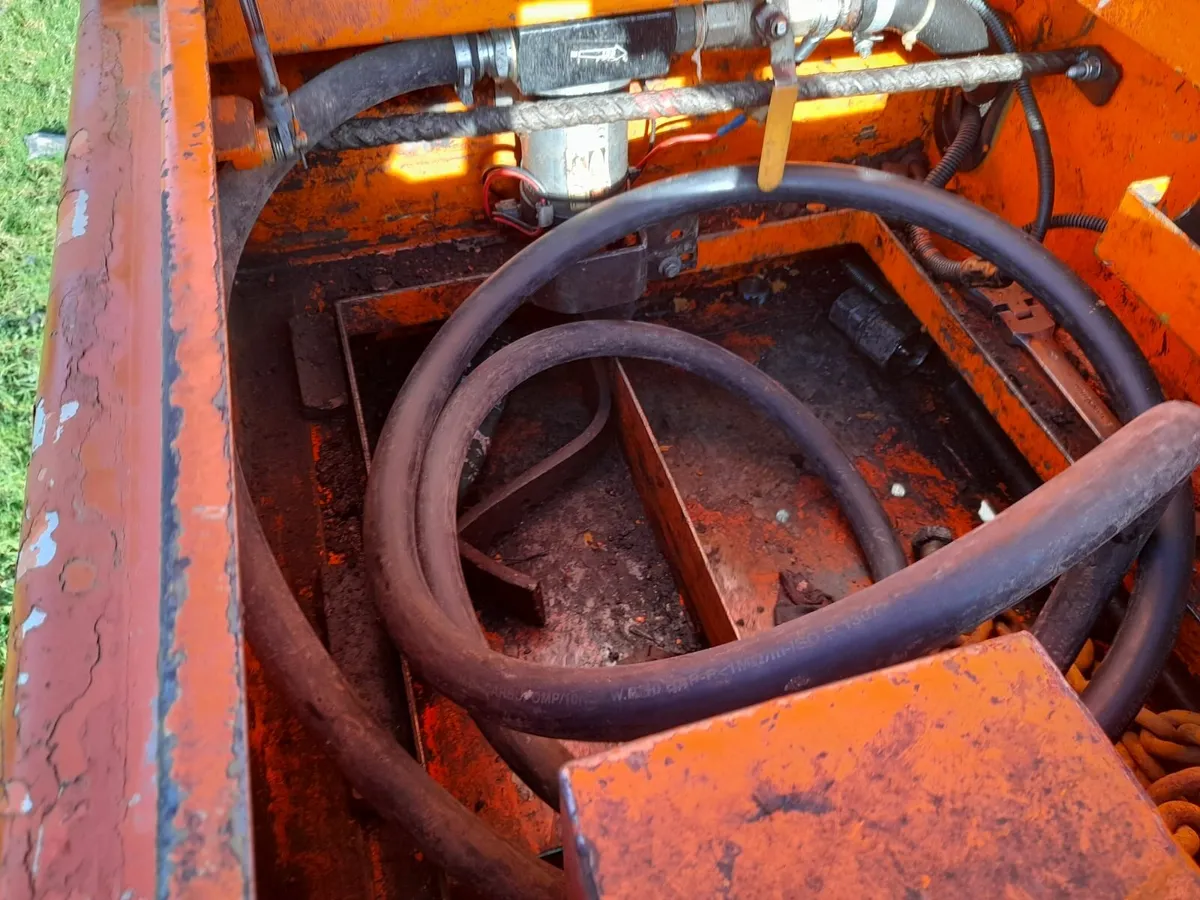 Hitachi ex 135 - Image 4