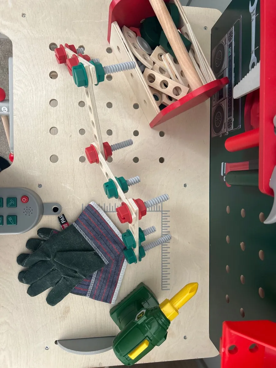 Toddler workbench with tools - Image 4