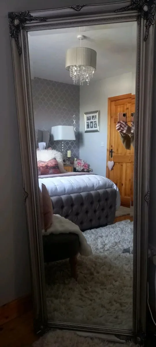 Mirror - Image 1