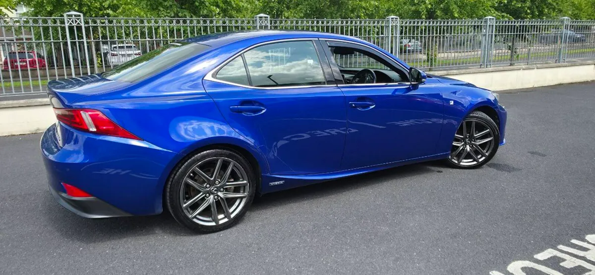 2014 Lexus IS300H F Sport - Image 2