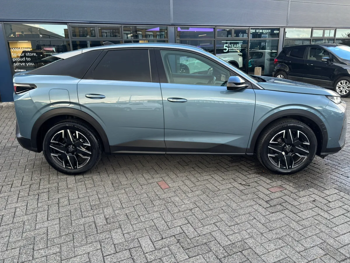 2025 Peugeot 3008 Allure Hybrid - Image 3
