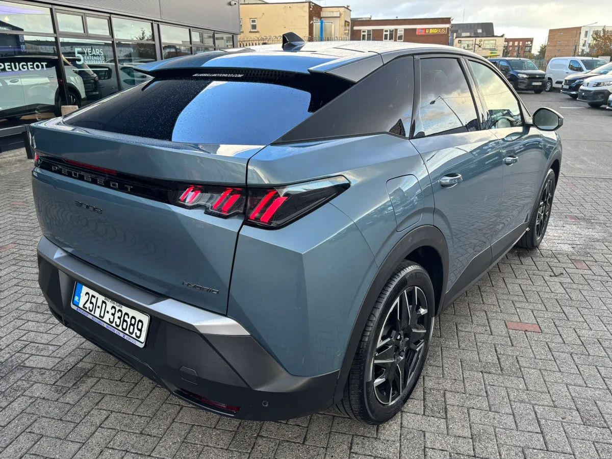 2025 Peugeot 3008 Allure Hybrid - Image 4