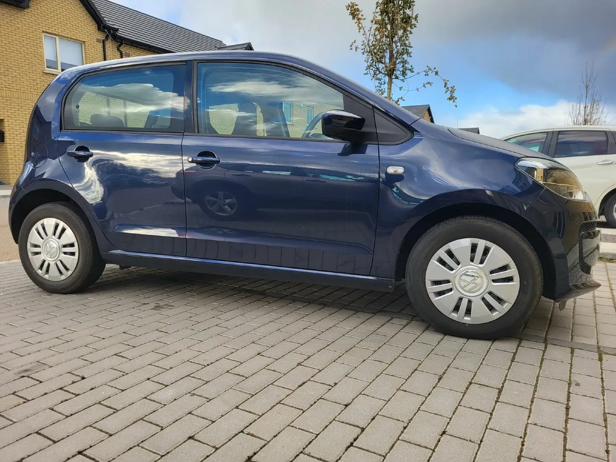 Automatic Volkswagen UP 2013 - Image 2