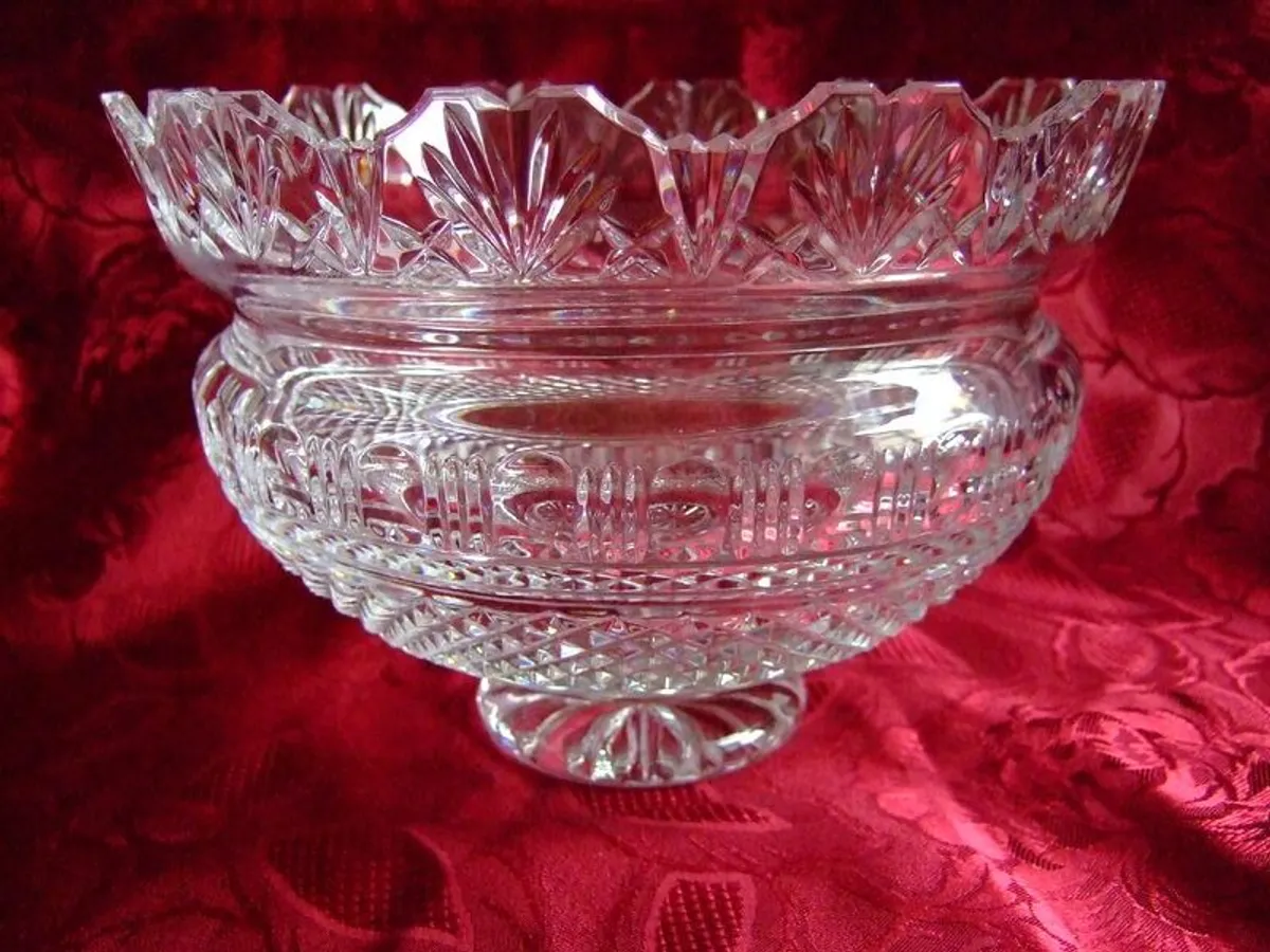 Stunning John Connolly Designed Waterford Crystal King's Bowl Centrepiece - Image 1