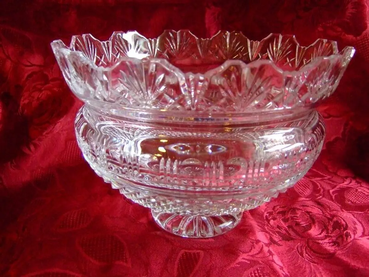 Stunning John Connolly Designed Waterford Crystal King's Bowl Centrepiece - Image 2