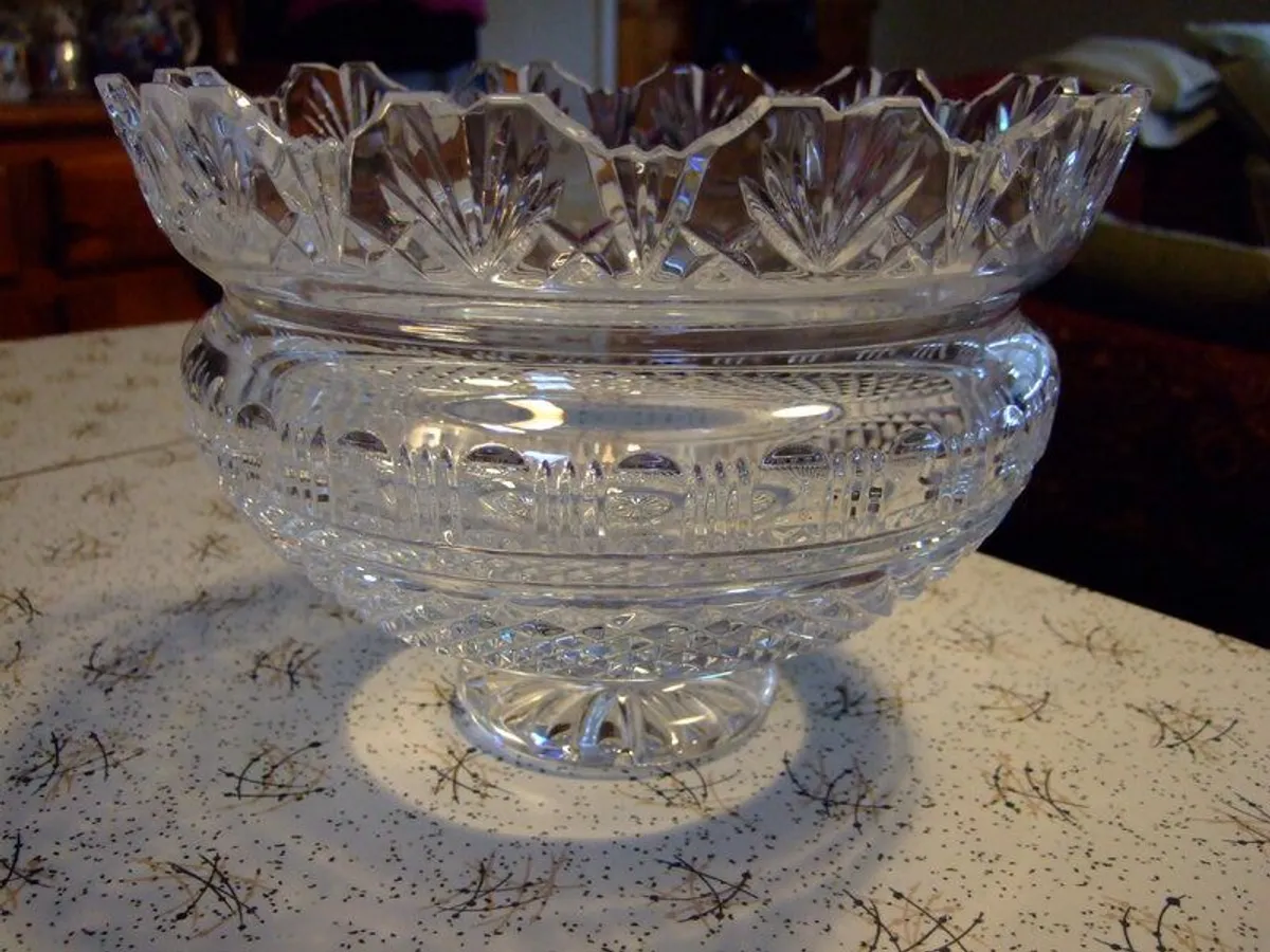 Stunning John Connolly Designed Waterford Crystal King's Bowl Centrepiece - Image 4