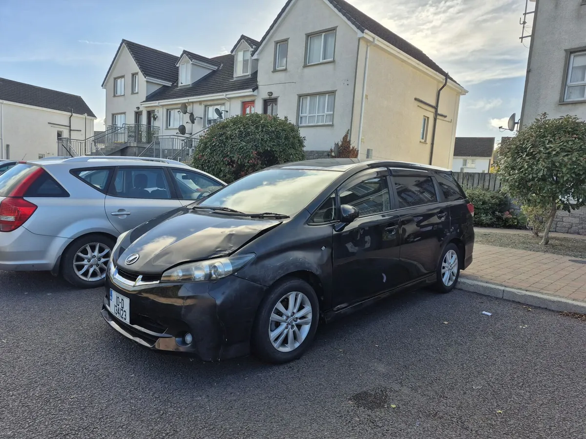 2010 Toyota wish automatic nct 12/2025 - Image 4