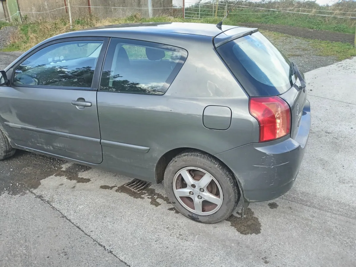 Toyota Corolla 2005 - Image 2