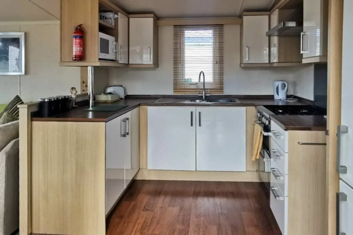Mobile Home - Image 2