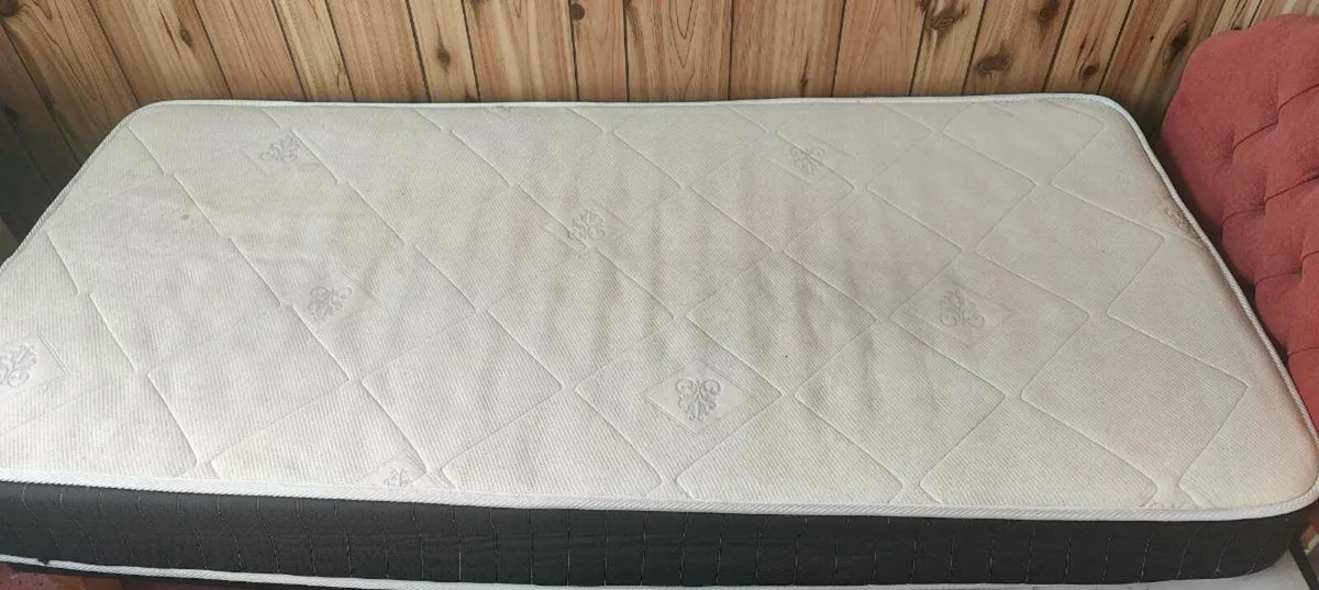 Single mattress - Image 1
