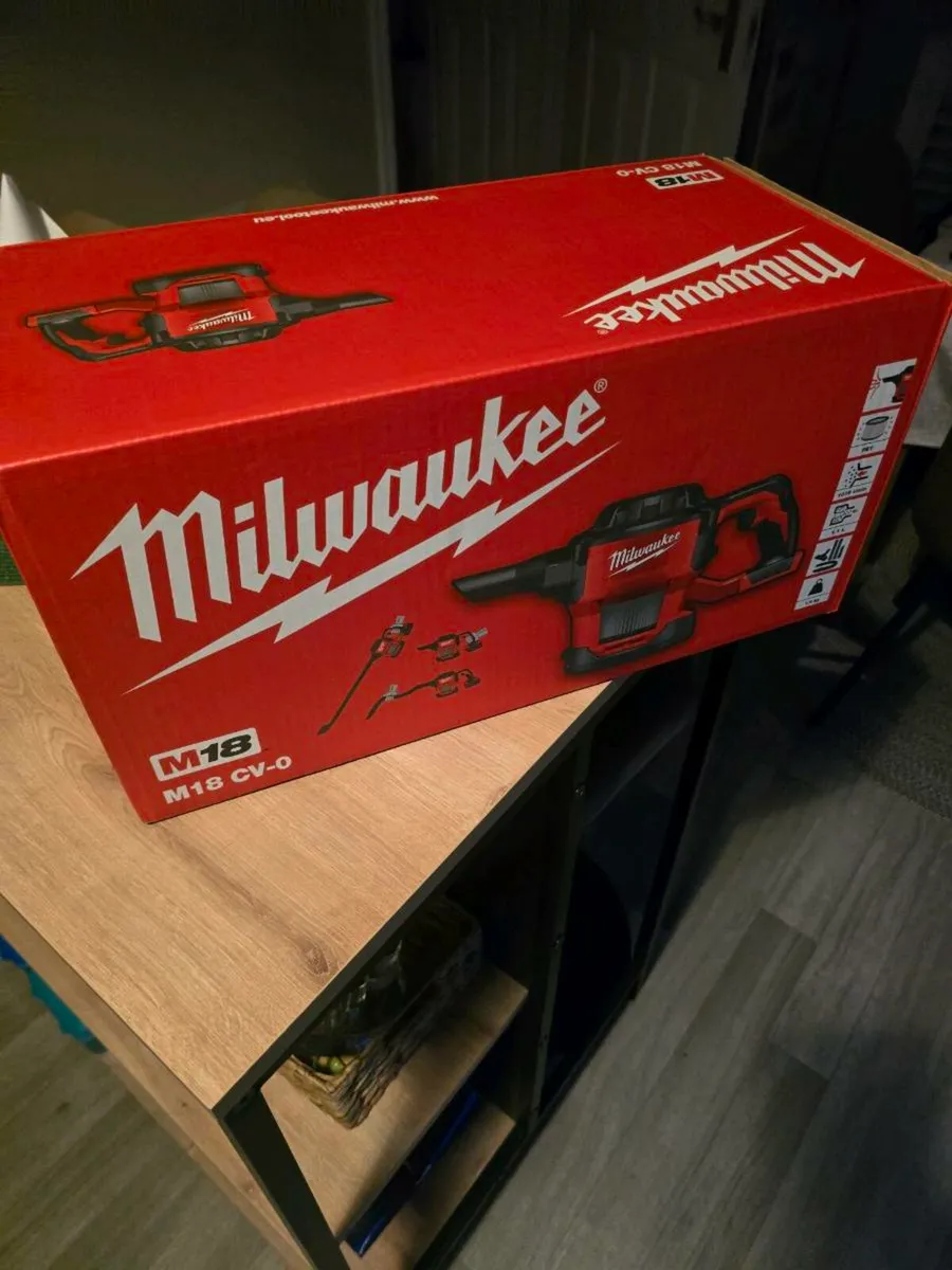 Milwaukee m18 hoover - Image 1