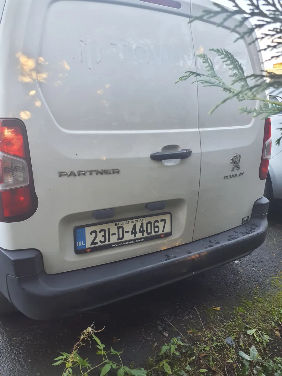2023 PEUGEOT PARTNER - Image 1