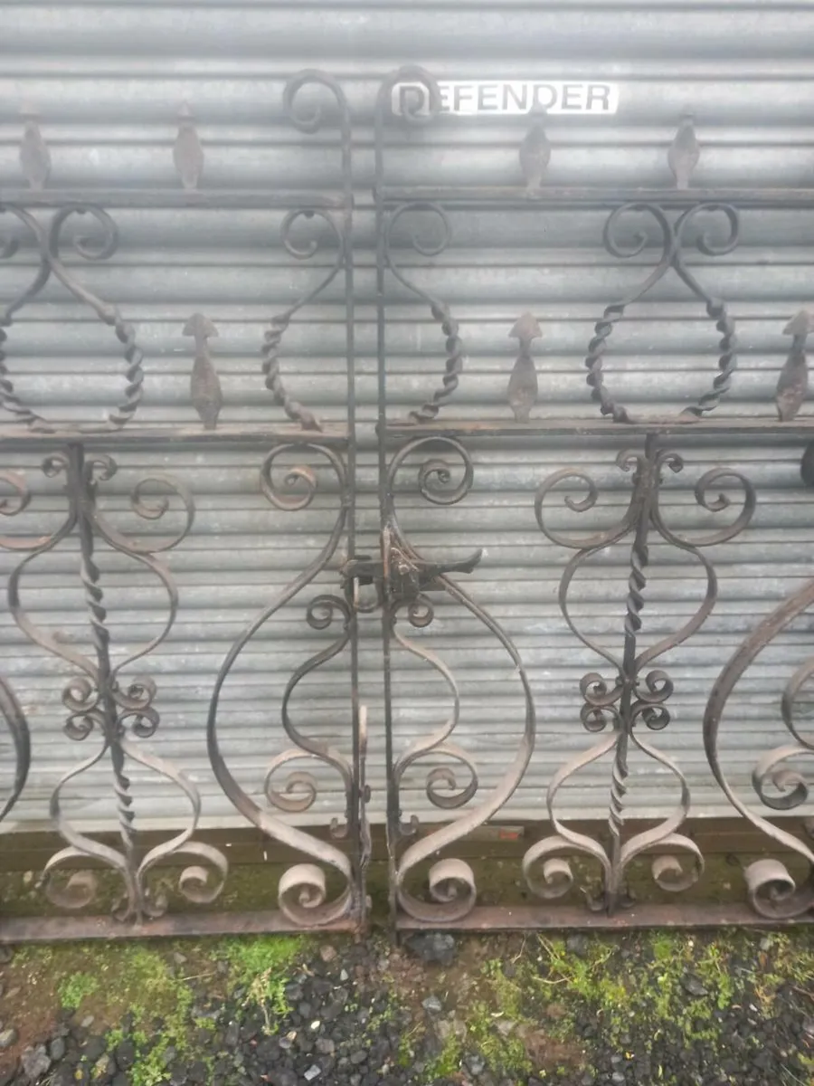 Gates - Image 3
