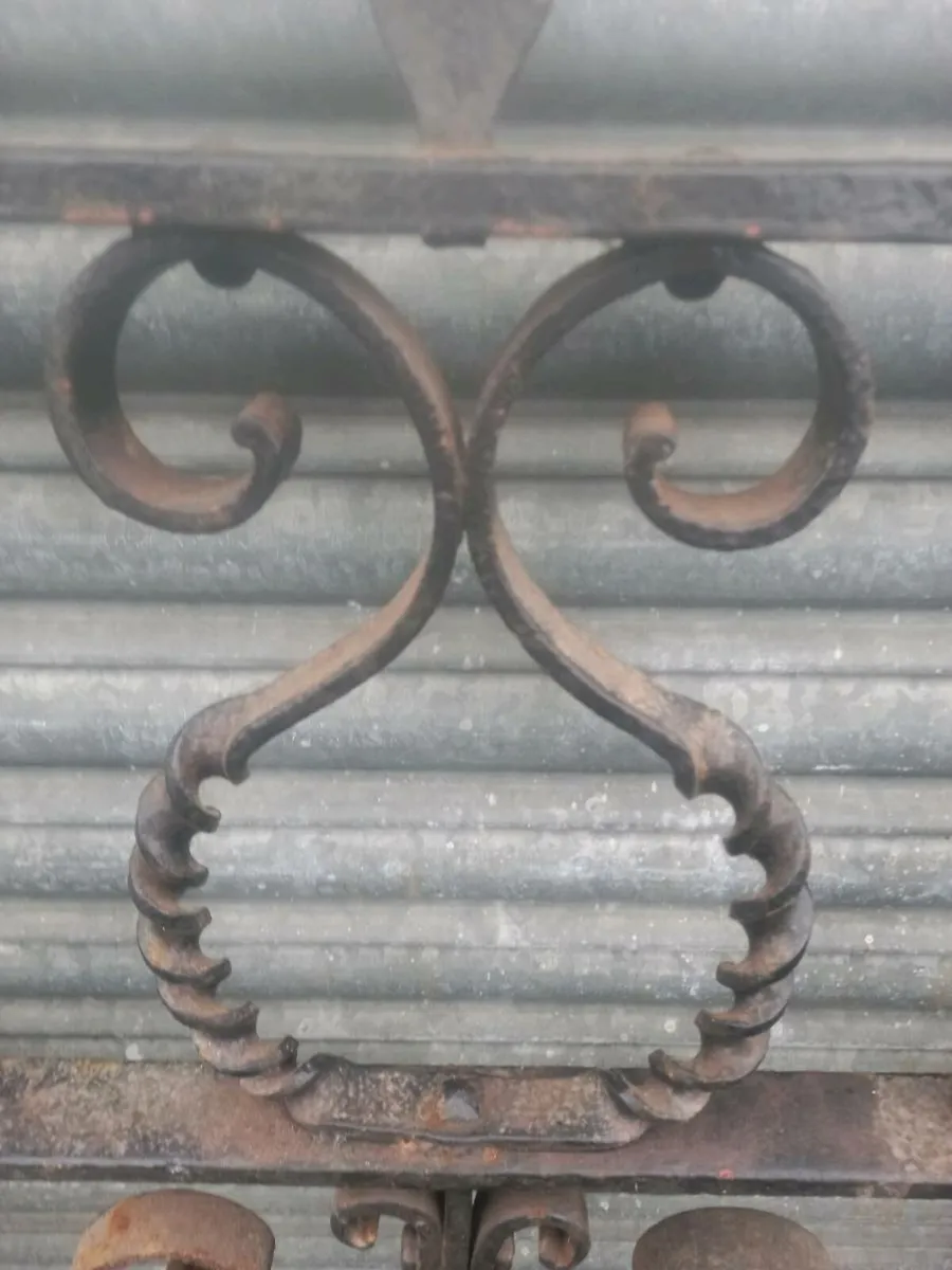 Gates - Image 4