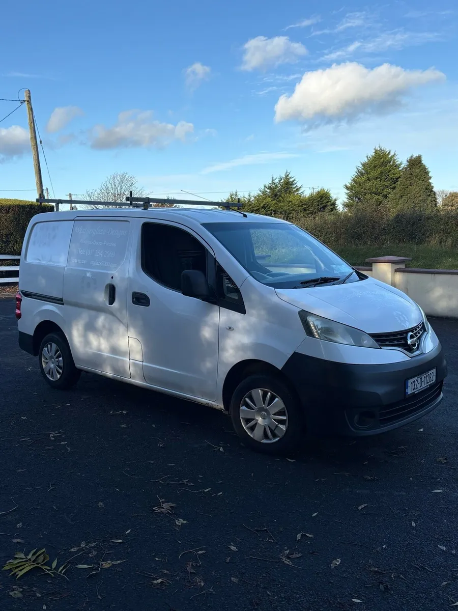 2013 Nissan Nv 200 tax 2/26 Doe 4/26 1 owner - Image 1