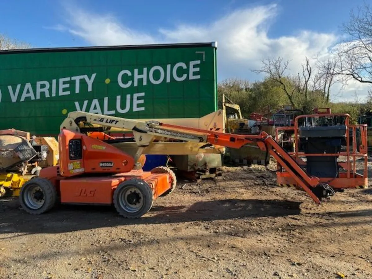 JLG Boom Lift - Image 1