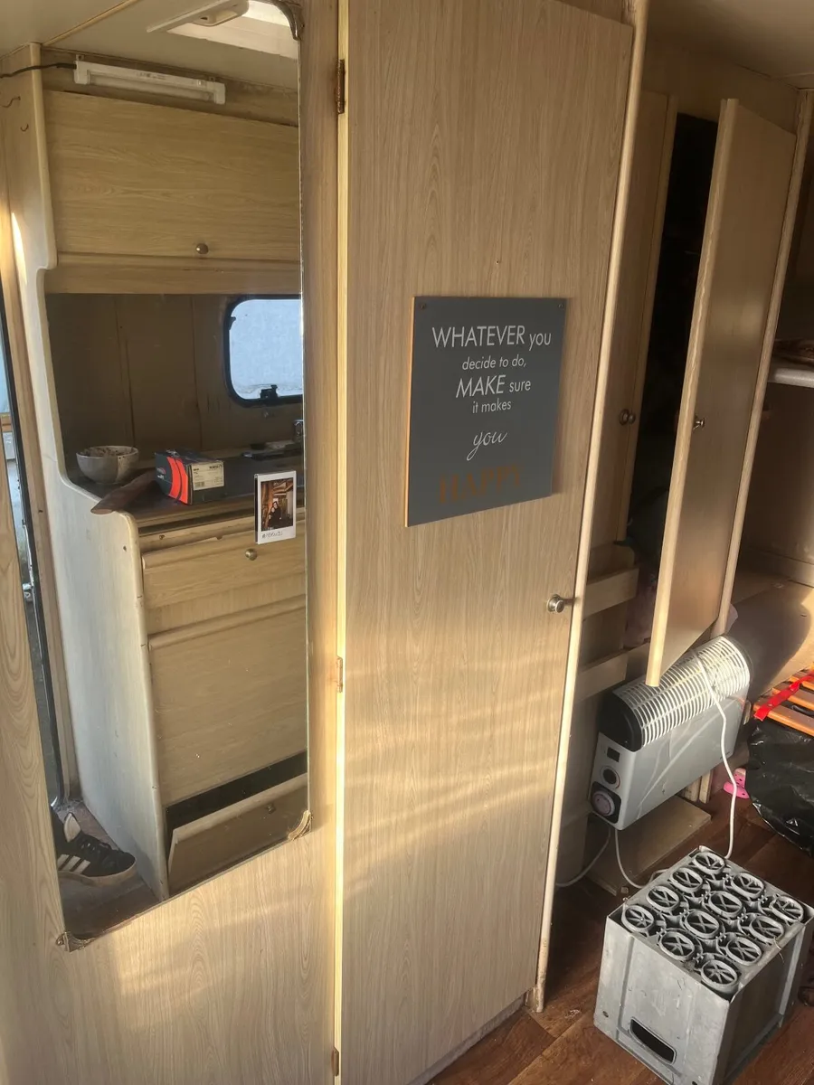 Caravan - Image 2