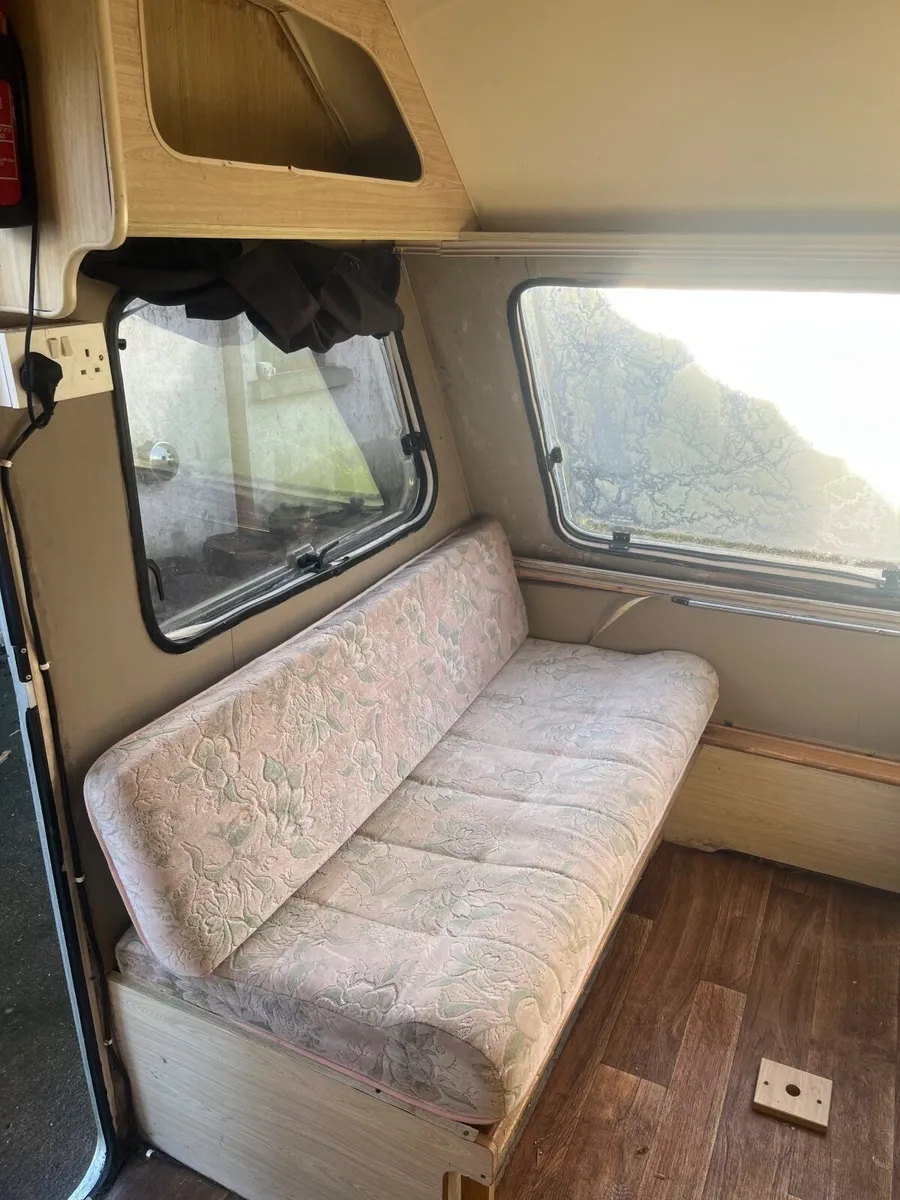 Caravan - Image 3