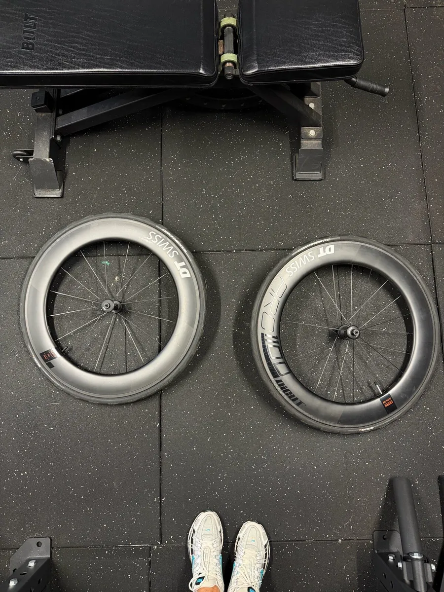 DT Swiss Arc 1400 Dicut Carbon 50 Rim Wheelset - Image 1