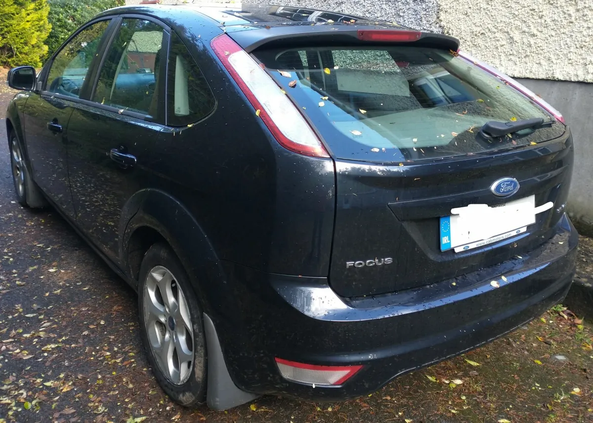 Ford Focus 2009 - Image 2