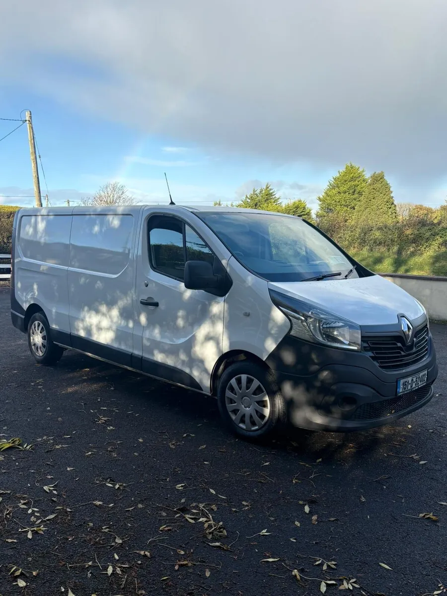 2015 Renault Traffic LWB Doe 6/26 mint condition - Image 2