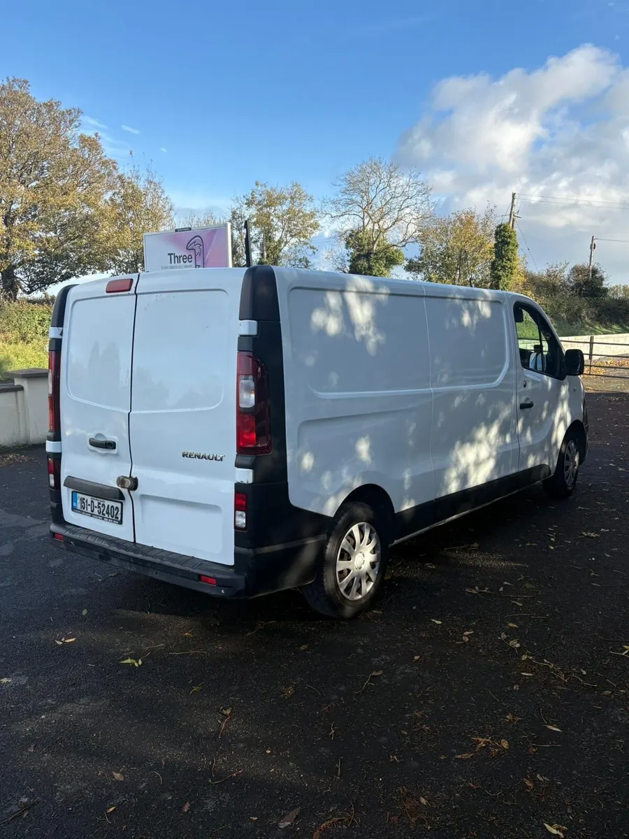 2015 Renault Traffic LWB Doe 6/26 mint condition - Image 3