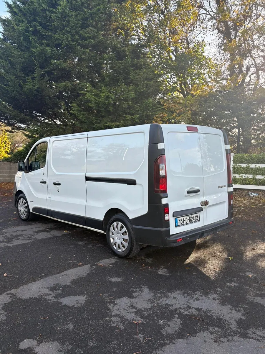 2015 Renault Traffic LWB Doe 6/26 mint condition - Image 4