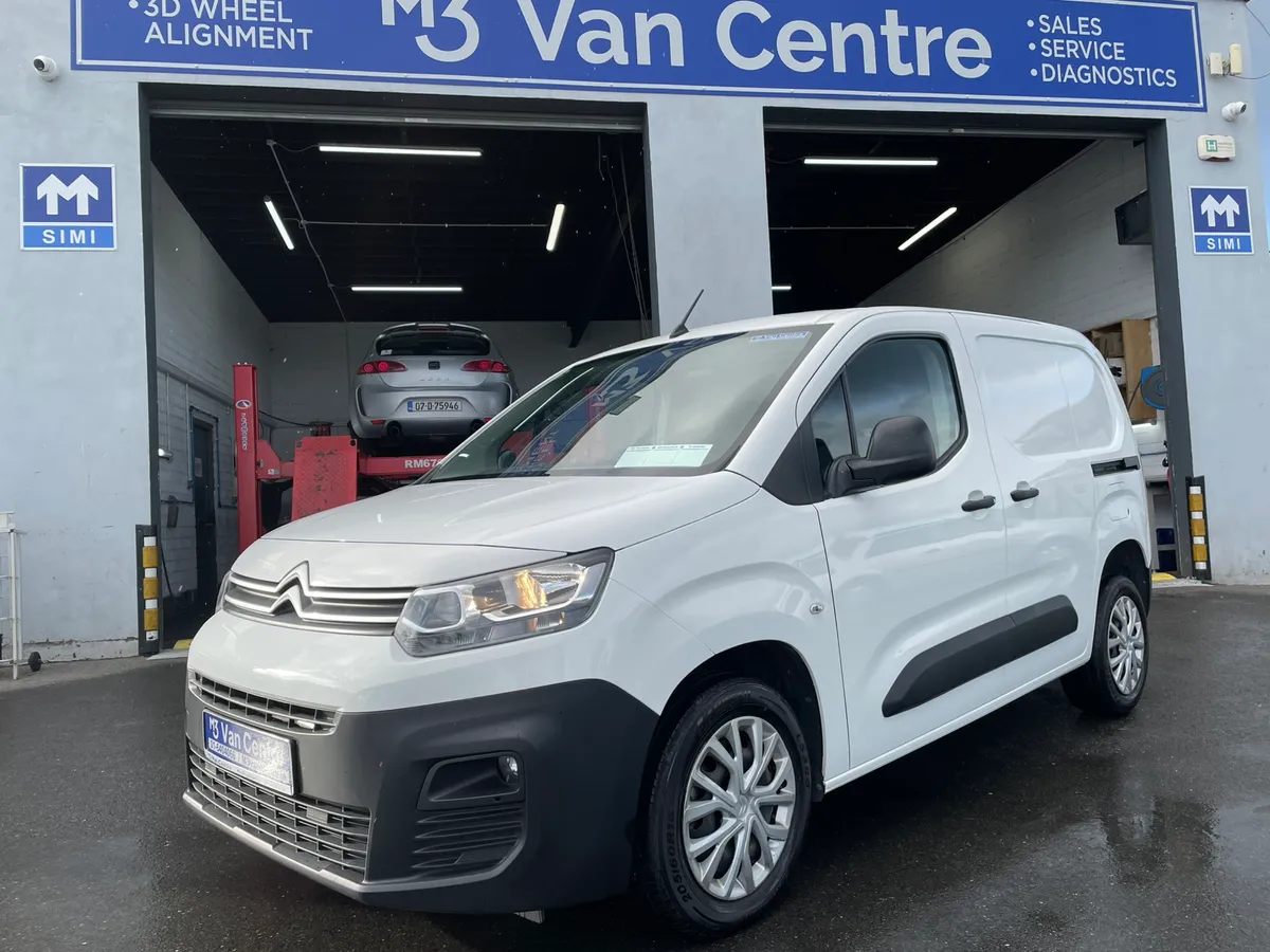 2022 CITROEN BERLINGO 1000 EPRISE PRO  M BLUEHDI - Image 1