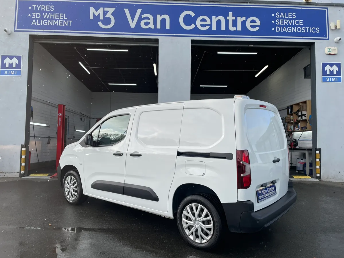 2022 CITROEN BERLINGO 1000 EPRISE PRO  M BLUEHDI - Image 4
