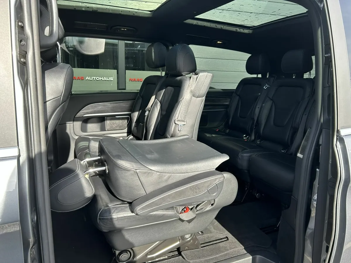 Mercedes-Benz V-Class 2022 - Image 4