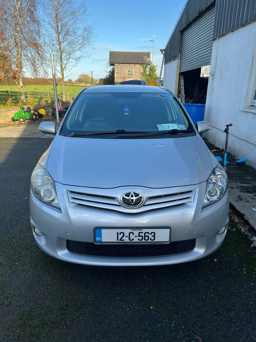 12 Toyota auris 1.4 diesel - Image 2