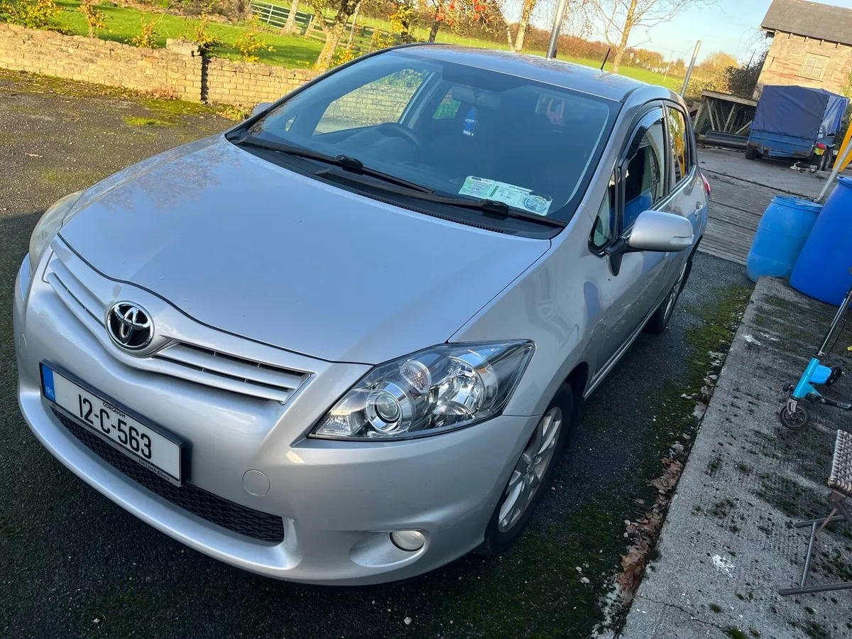 12 Toyota auris 1.4 diesel - Image 3