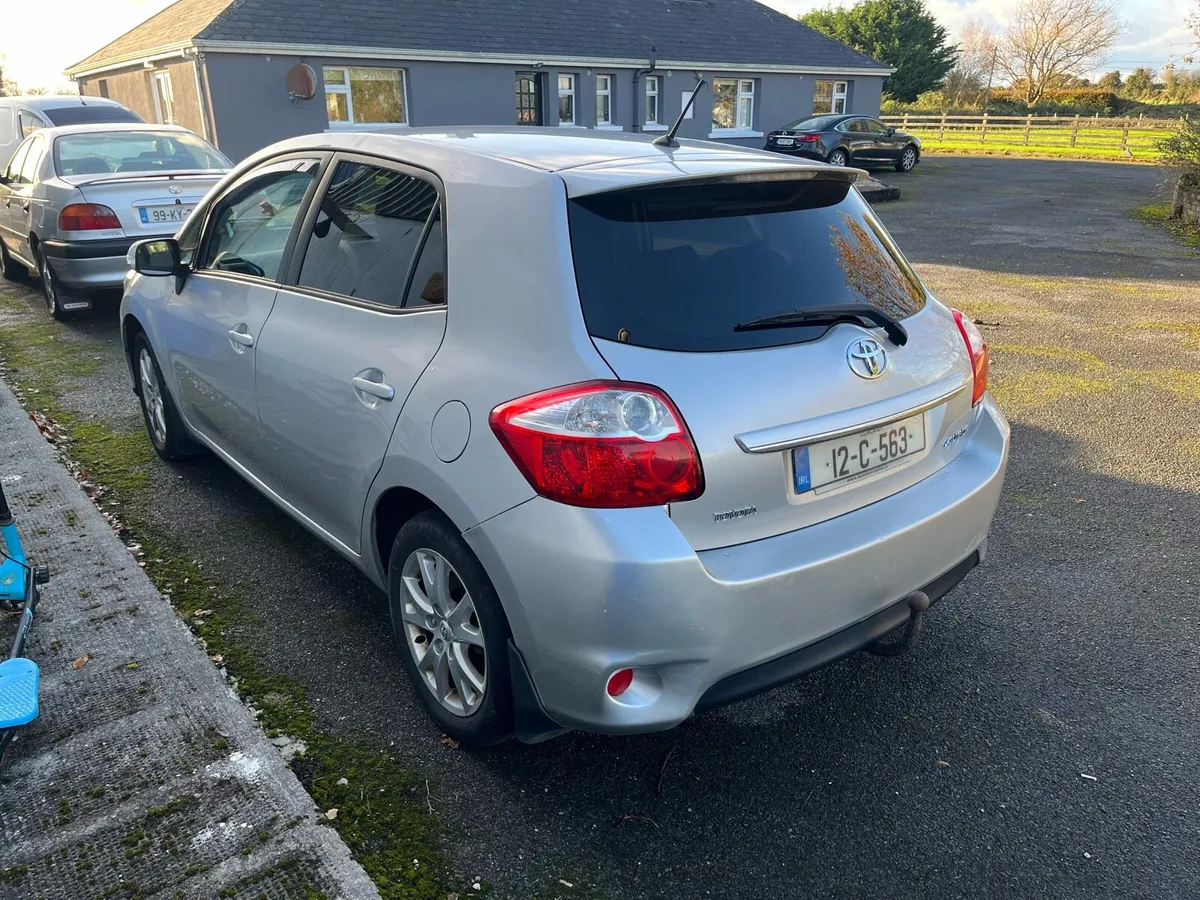 12 Toyota auris 1.4 diesel - Image 4