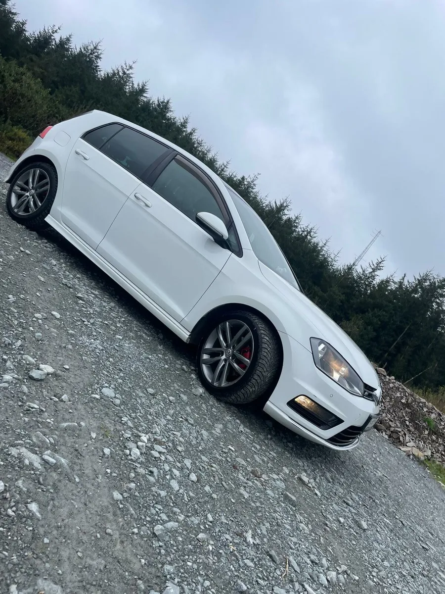 Volkswagen Golf R-Line - Image 2