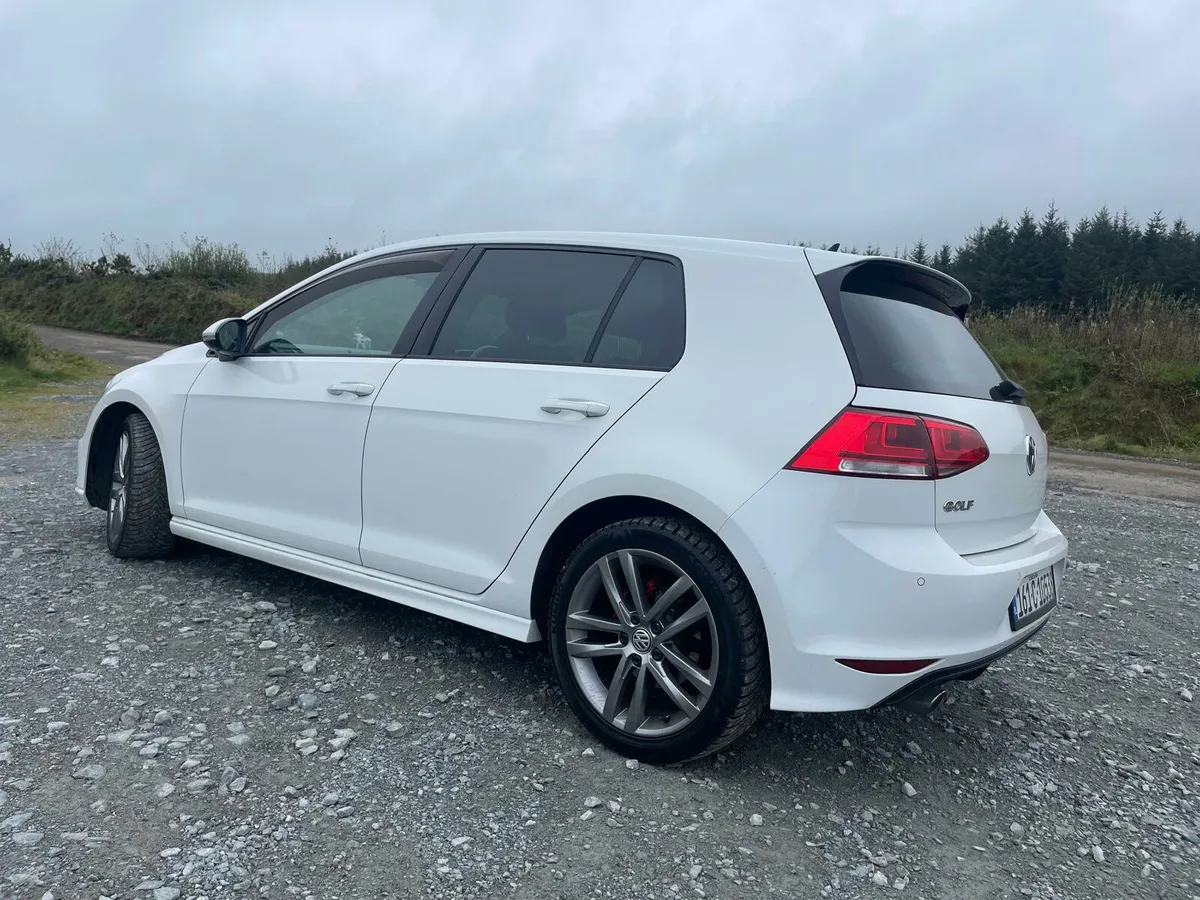 Volkswagen Golf R-Line - Image 4