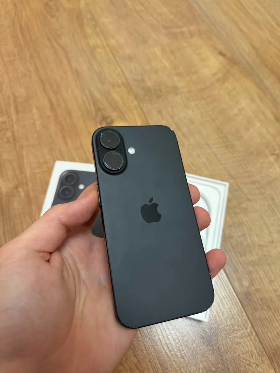 iPhone 16 94% battery - Image 2