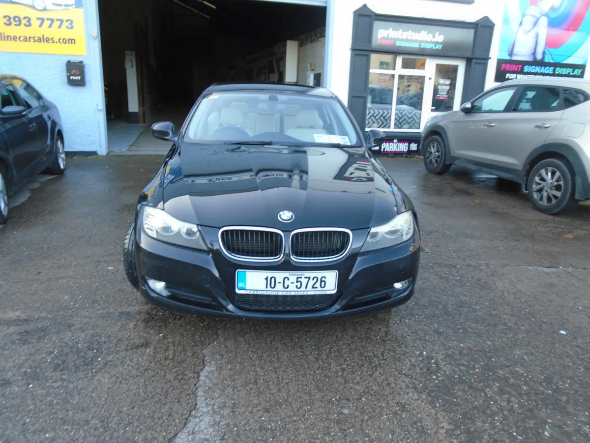 BMW 3-Series 2010 - Image 2