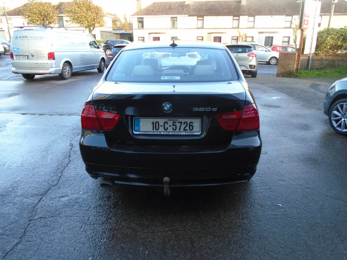 BMW 3-Series 2010 - Image 4