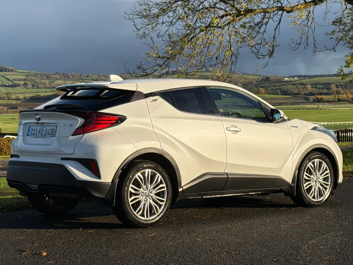 Toyota C-HR 2021 SOL Hybrid LOW MILEAGE - Image 4