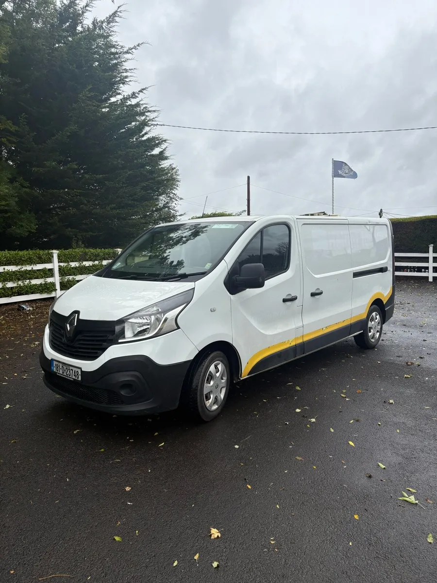 2018 Renault traffic LWB Tax 2/26 6 speed - Image 2