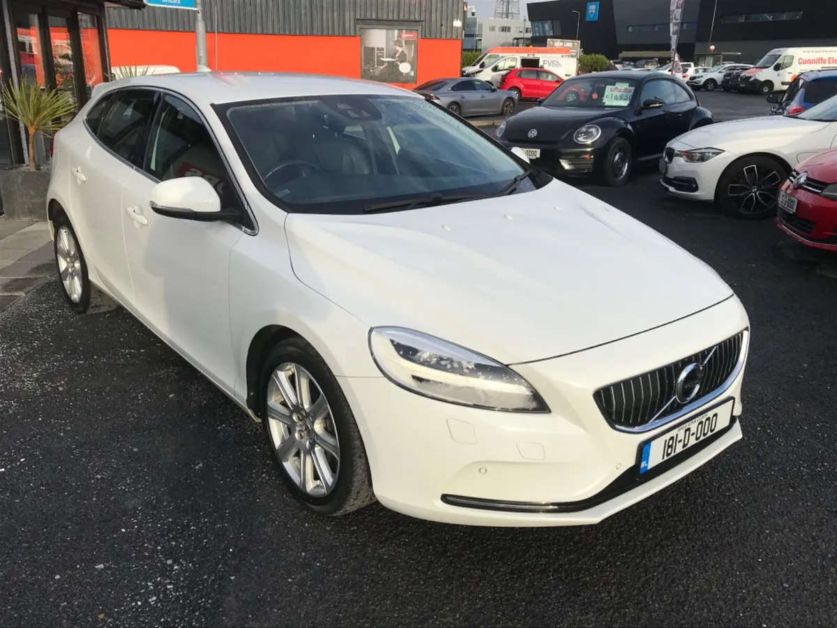 2018 VOLVO V40 D4 AUTOMATIC - Image 4