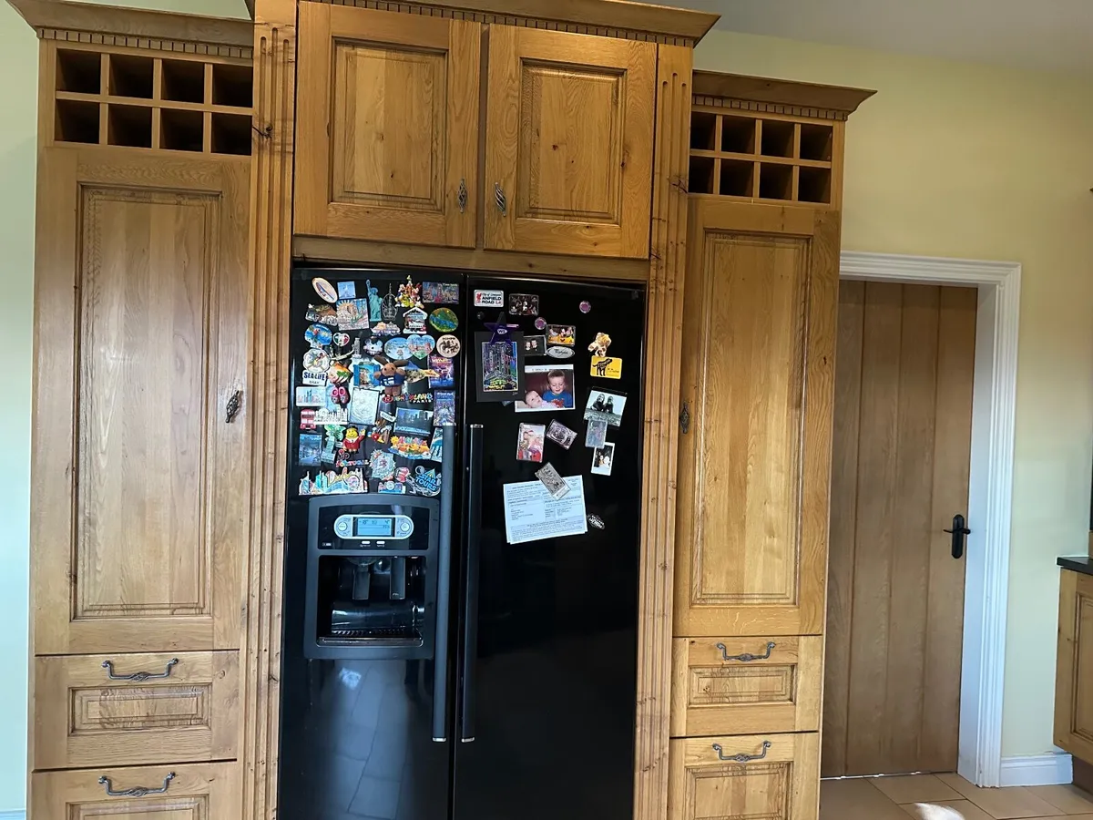 Traditional oak kitchen - Image 1