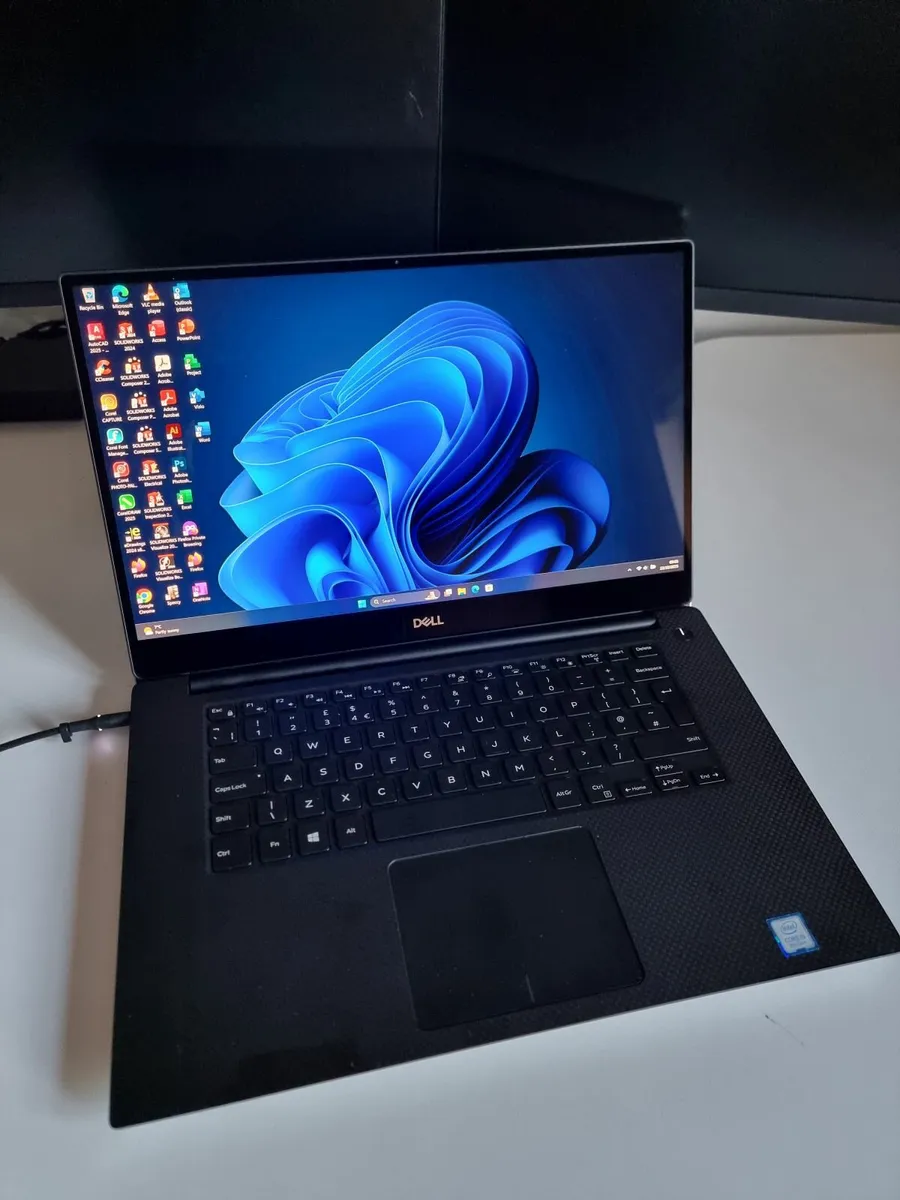 Dell Precision 5540 i5 4K Touchscreen 32gb 1TB SSD - Image 1