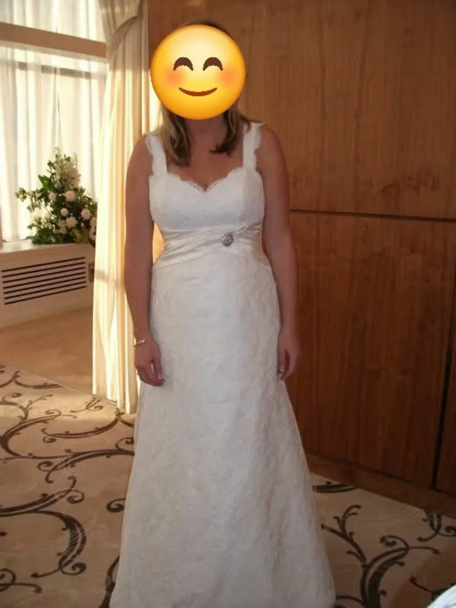 Wedding dress - Image 1