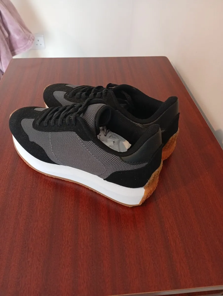 Womens Runners Brand new, 5.5 - Image 4
