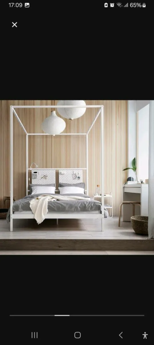 Bed - Image 1
