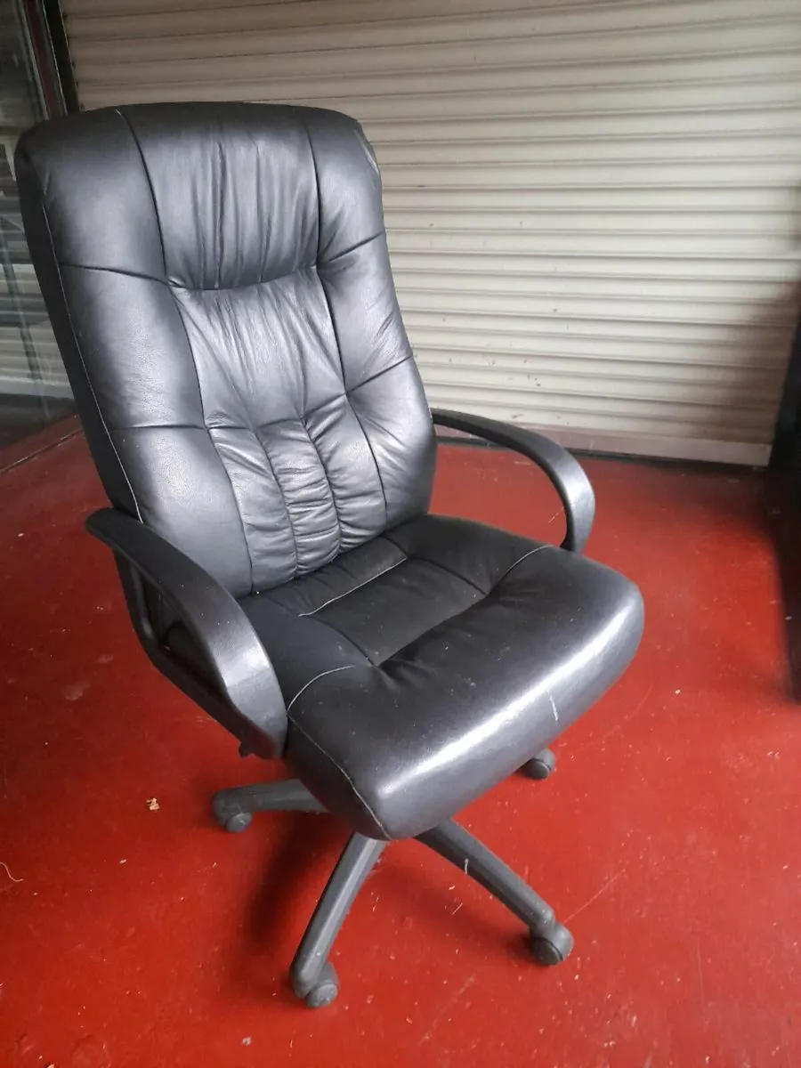 Office swivel chair