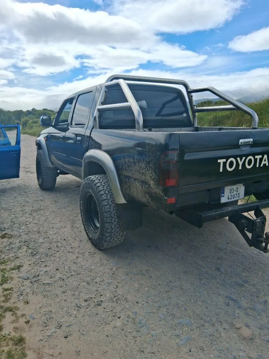 Toyota Hilux - Image 2