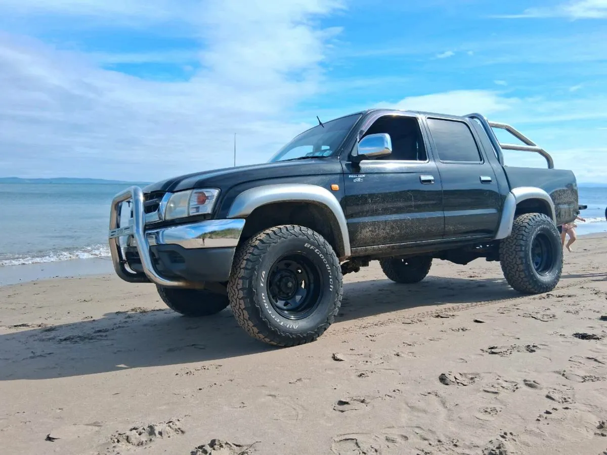 Toyota Hilux - Image 3